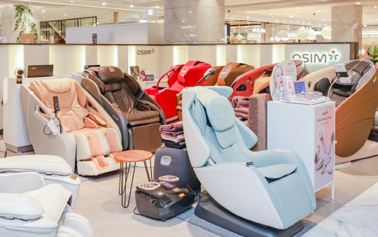 현대백화점 무역센터점에 입점한 안마의자 브랜드 '오씸'의 매장 전경. <현대백화점 제공>